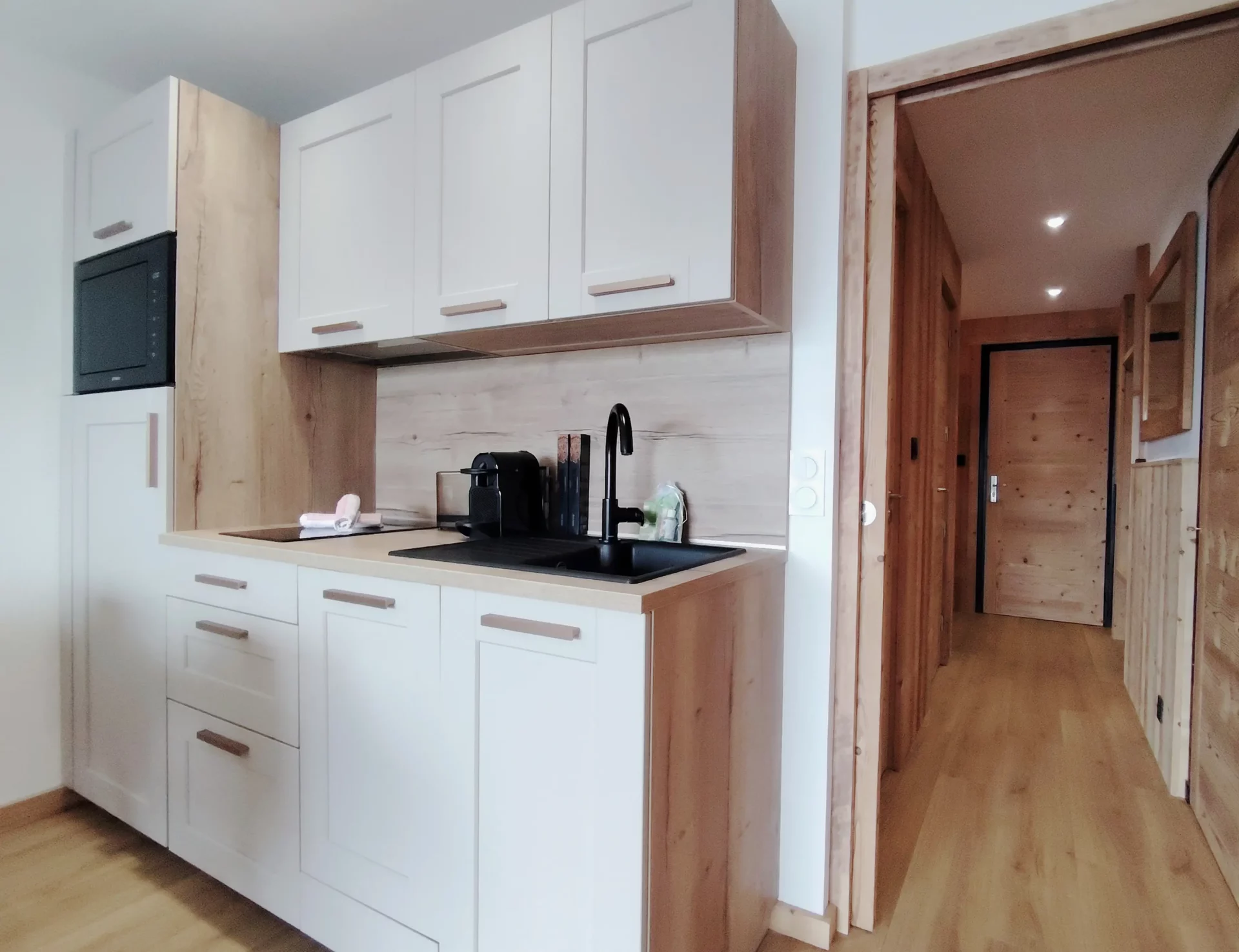 Location appartement à l'alpe d'huez - Entrée et cuisine