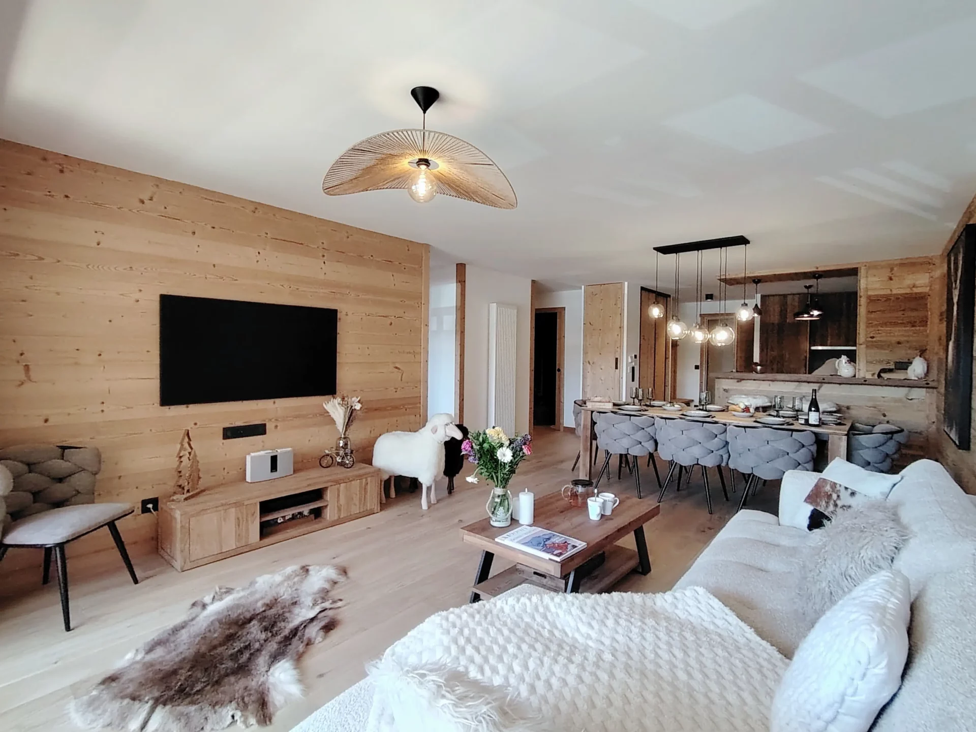 Salon d'un appartement à louer à l'alpe d'huez dans la résidence Cachemire