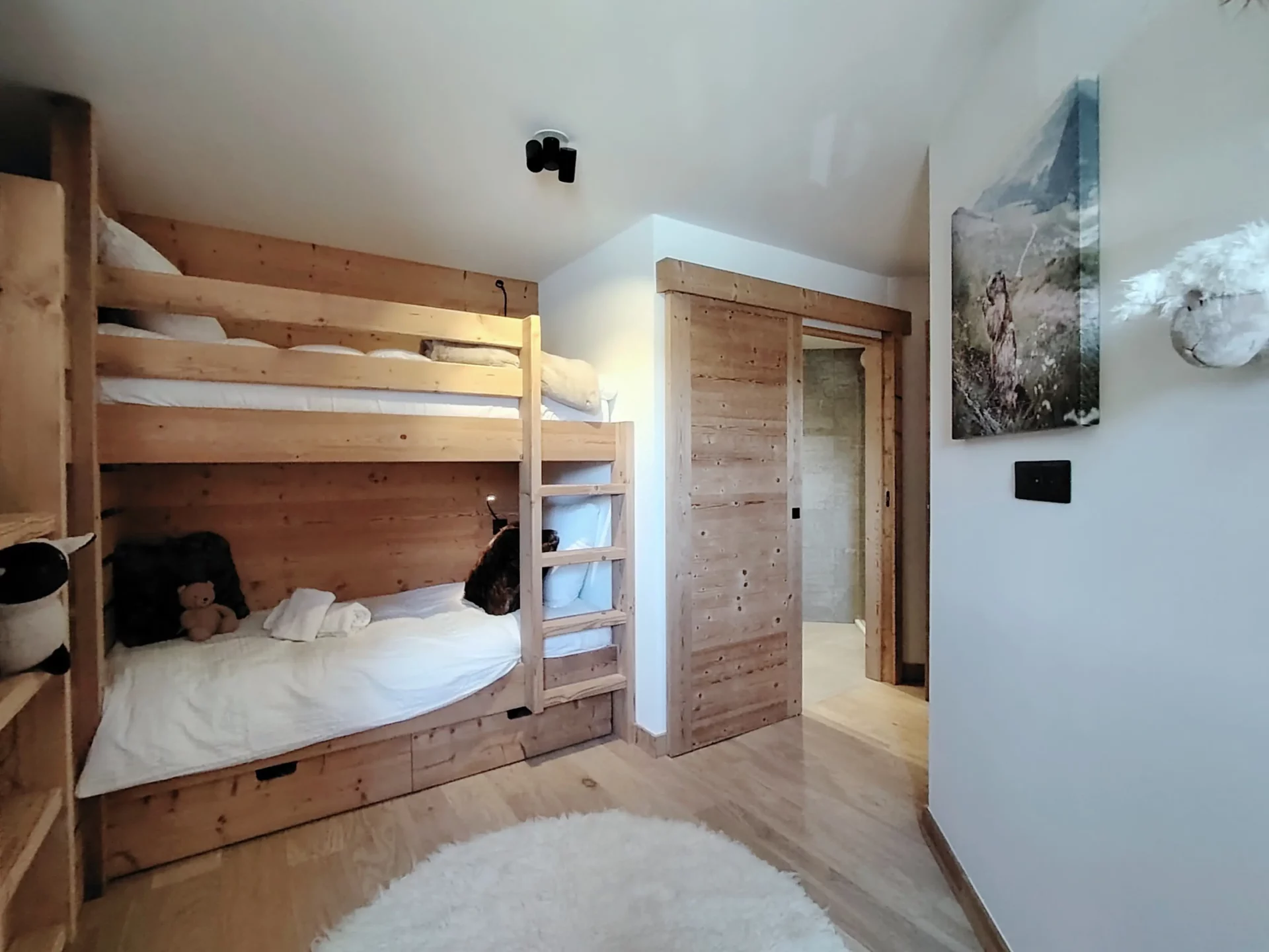 Chambre d'un appartement à louer à l'alpe d'huez dans la résidence Cachemire