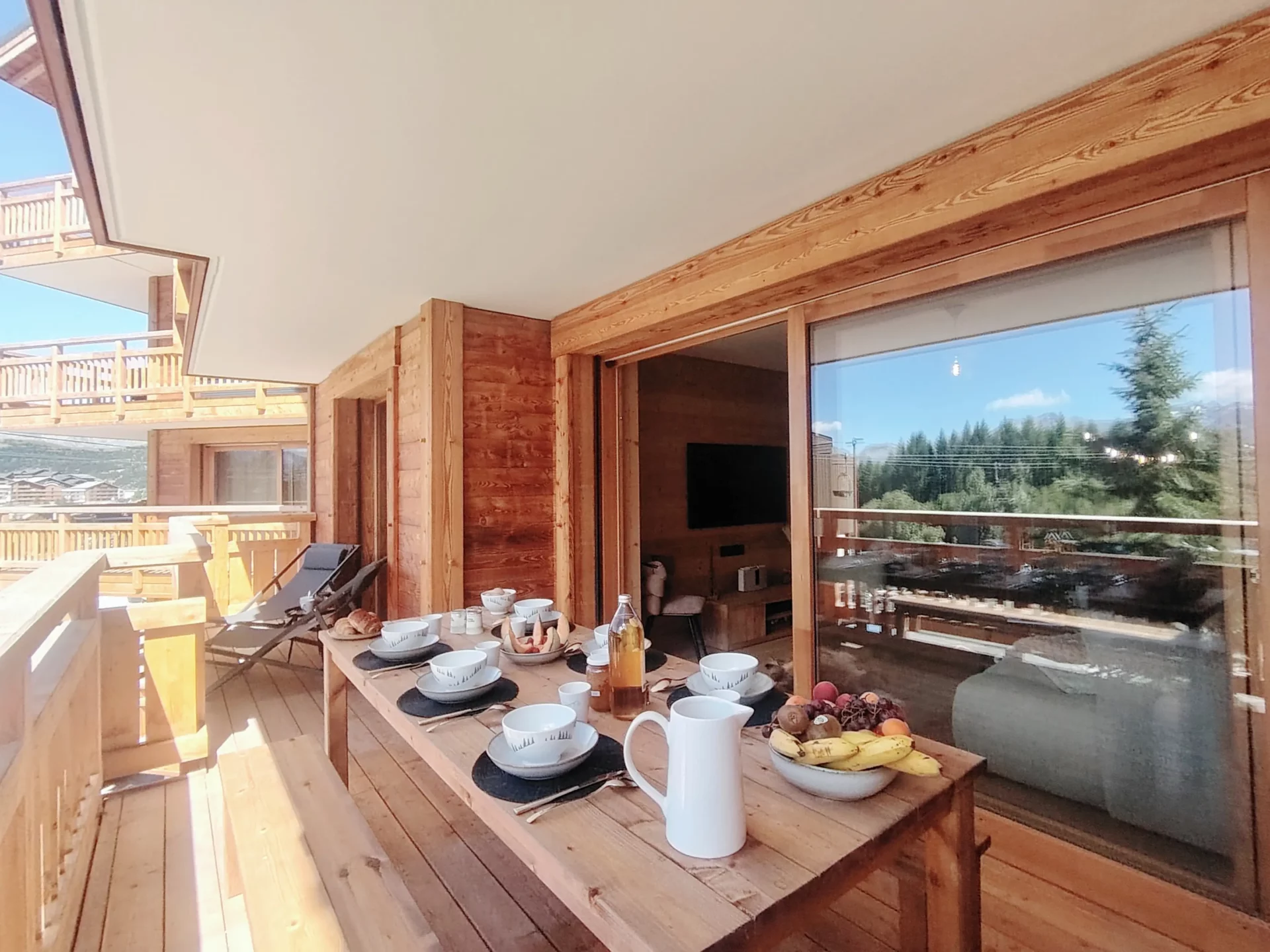 Terrasse d'un appartement à louer à l'alpe d'huez dans la résidence Cachemire