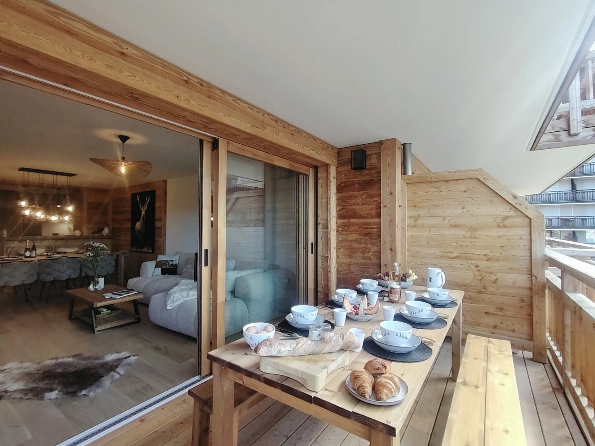 Terrasse d'un appartement à louer à l'alpe d'huez dans la résidence Cachemire