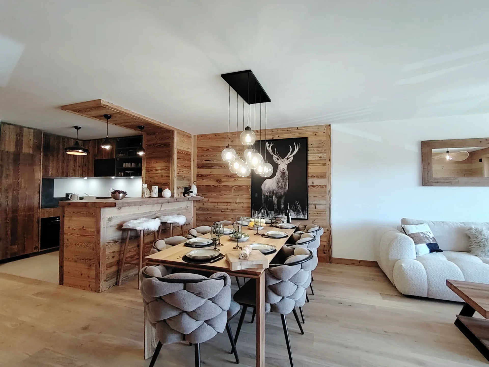 Salon d'un appartement à louer à l'alpe d'huez dans la résidence Cachemire