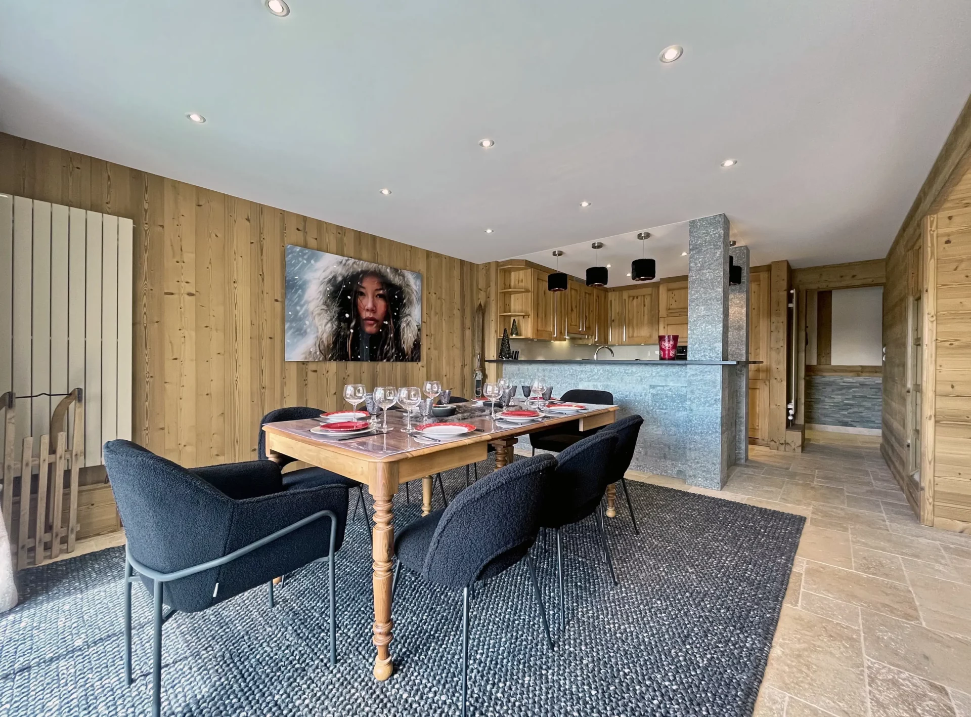 Table de repas dressée pour 6 personnes - Appartement Résidence Choucas